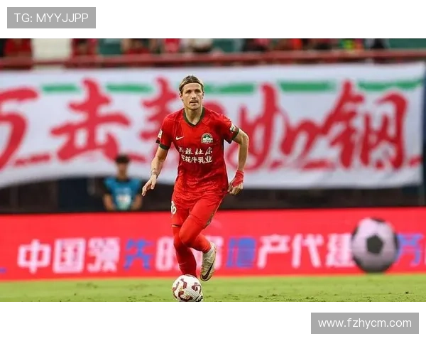 足球明星因表现不佳被球队辞退的背后故事与影响分析